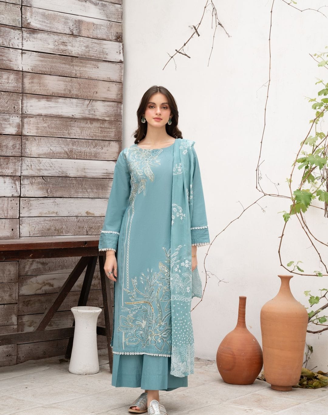 3PC Cotton Stitched Suit With Printed Crinkle Chiffon Dupatta