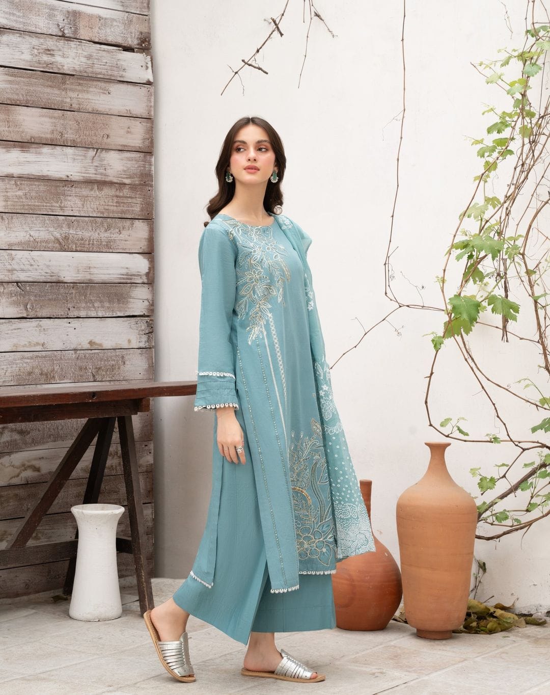 3PC Cotton Stitched Suit With Printed Crinkle Chiffon Dupatta