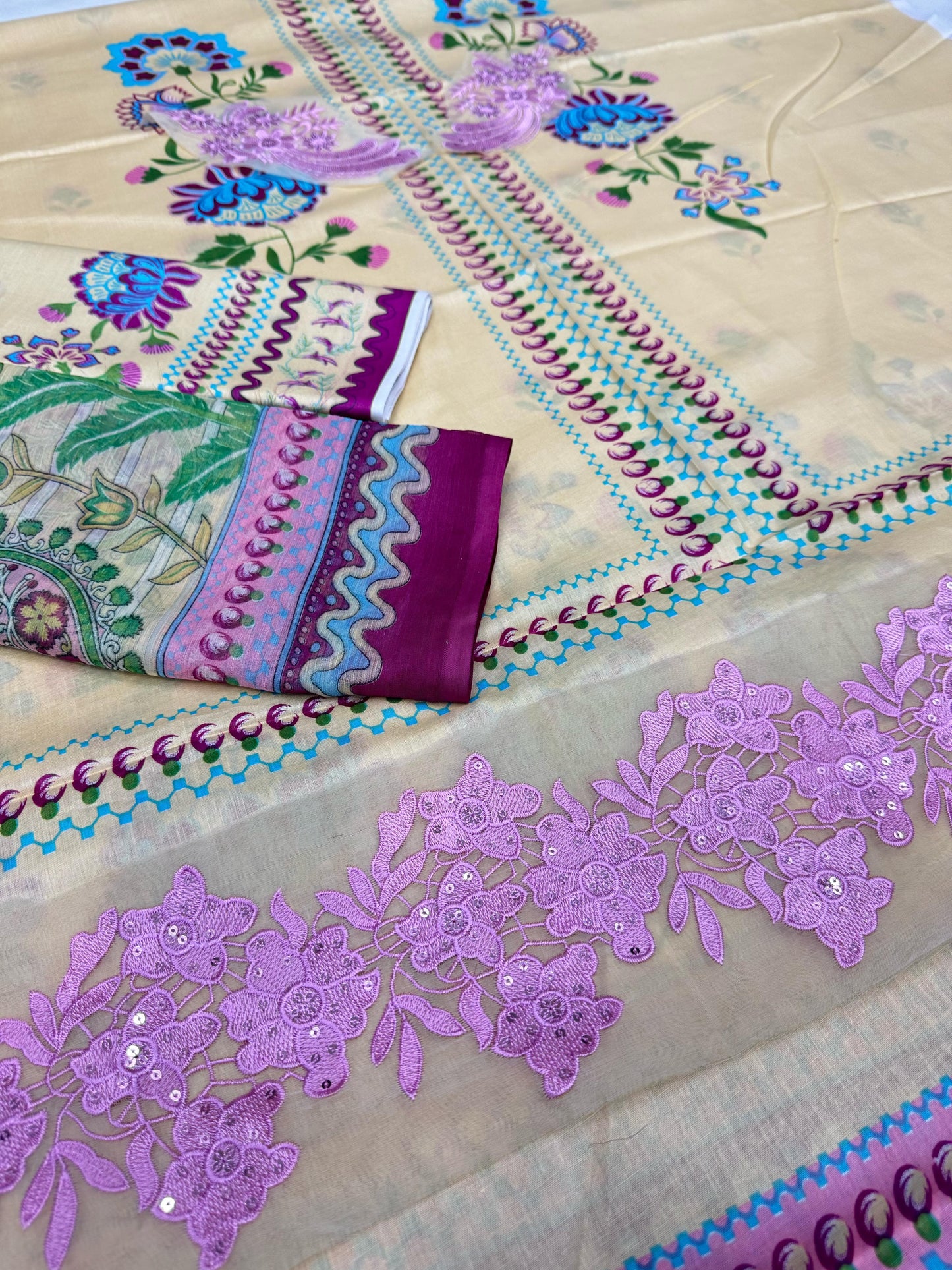 Mushq 3Pc Digital Printed Lawn Suit With Digital Printed Chiffon Dupatta