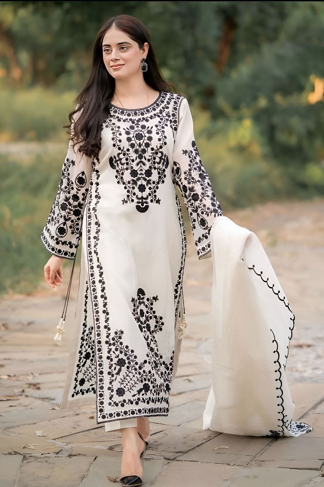 Agha Noor 3Pc Embroidered Suit With Embroidered Cotton Net Dupatta