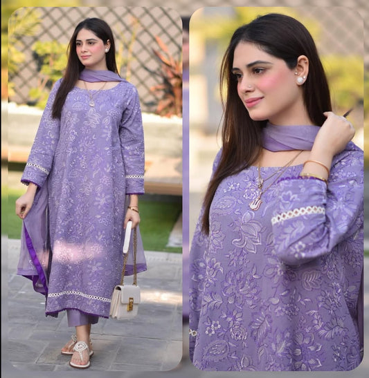 Baroque 3Pc Embroidered Lawn Suit With Embroidered Bamber Chiffon Dupatta