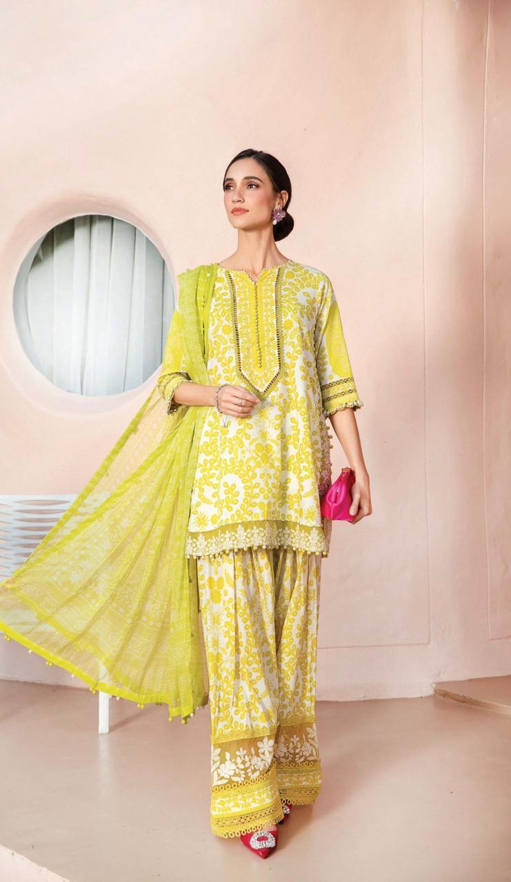 Maria B. 3Pc Printed Lawn Suit Printed Chiffon Dupatta
