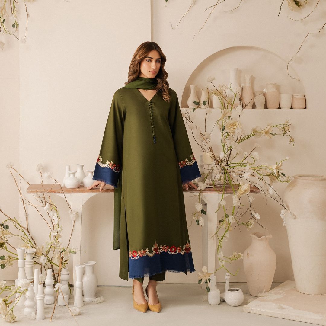 2Pc Cotton Embroidered Stitched Suit