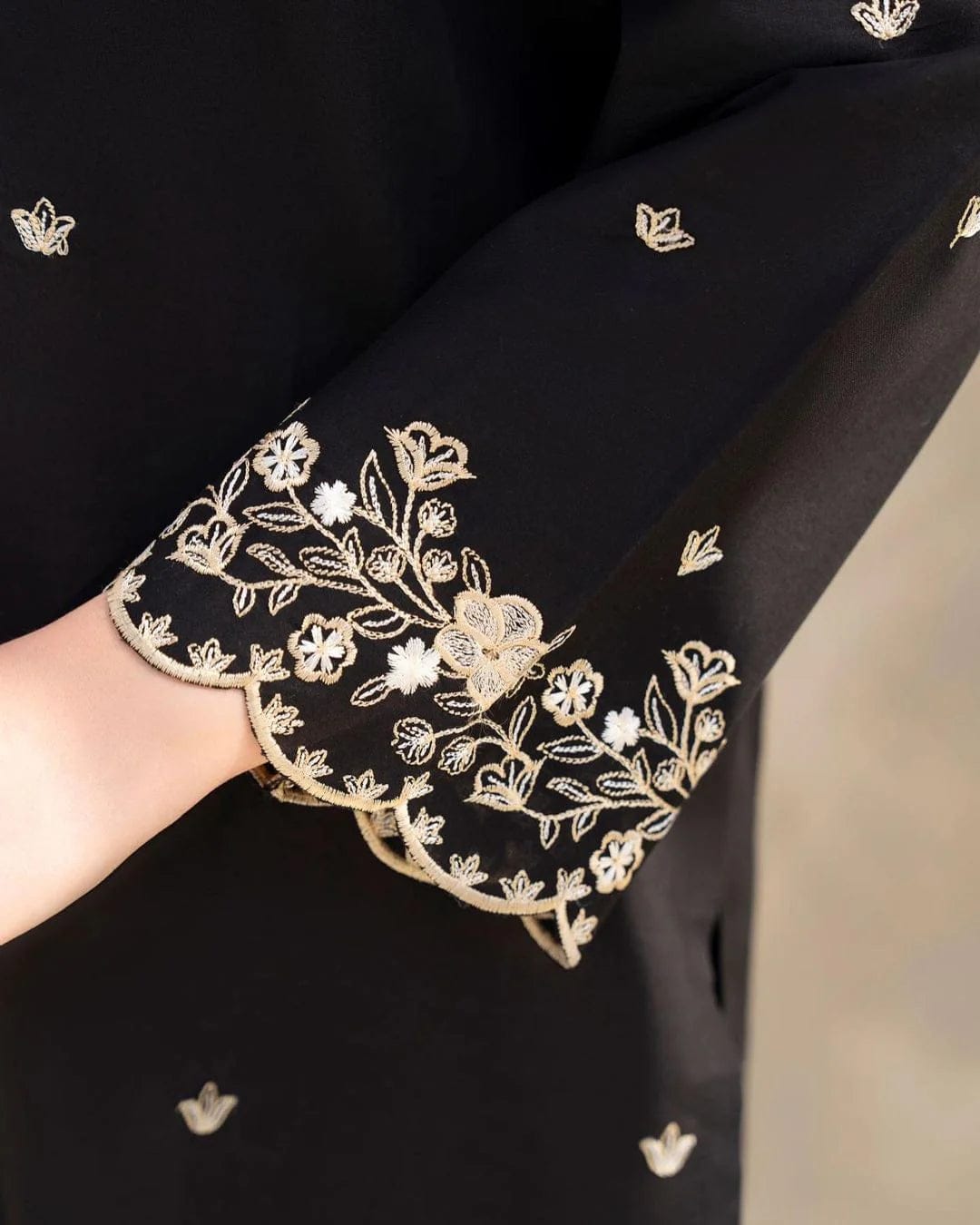 2Pc Cotton Embroidered Stitched Suit